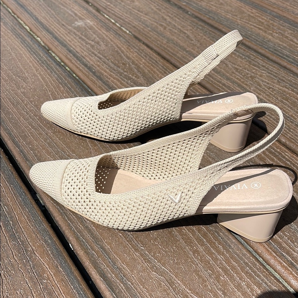 Cream Heels with Elegant Perforated Design - Picture 2 of 9